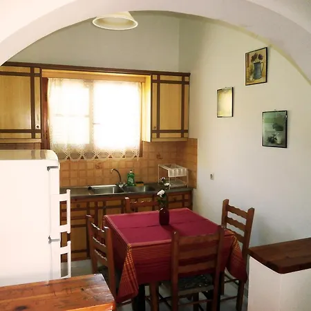 Paraskevi Apartman *